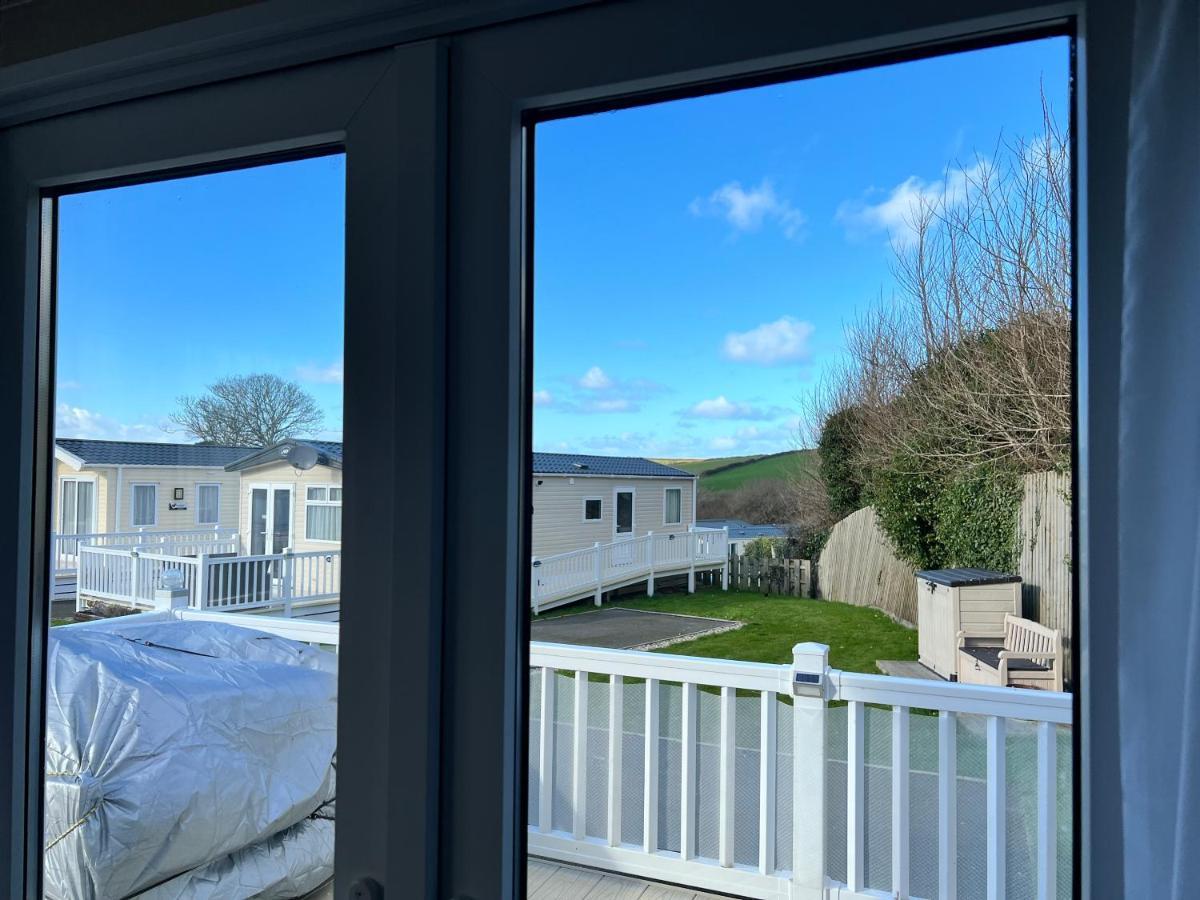 Mollys Retreat Pet Friendly Three Bed Caravan With Small Garden Newquay Bay Resort Quieter Area Of Park Exterior foto