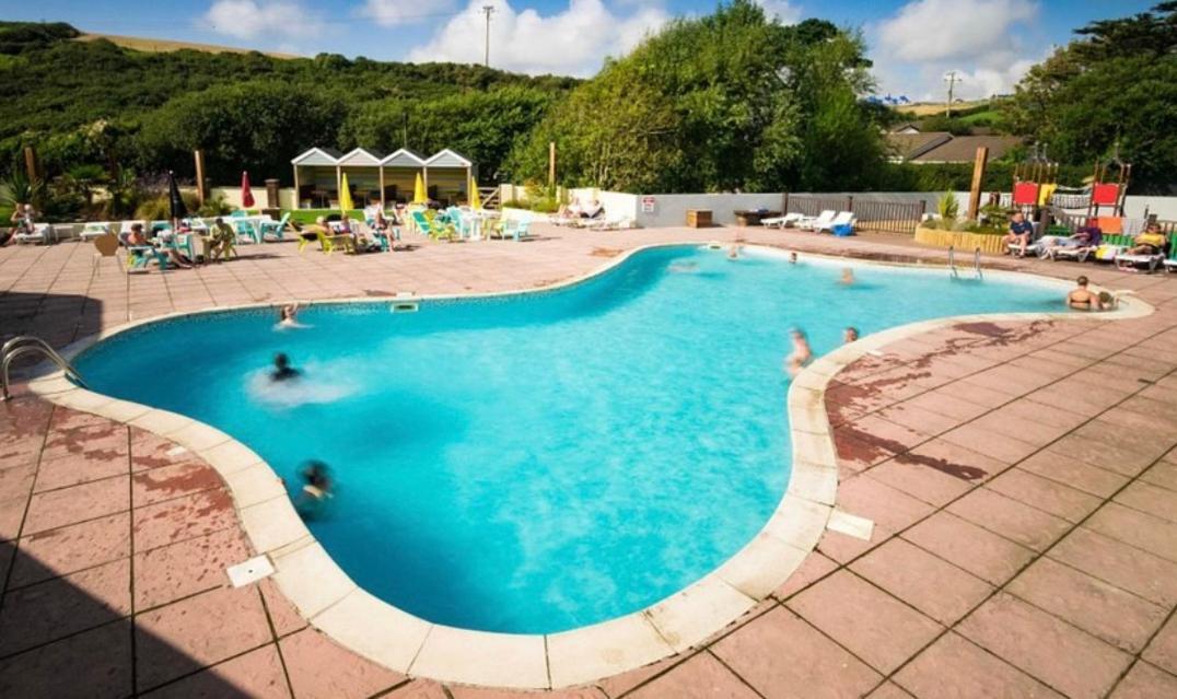 Mollys Retreat Pet Friendly Three Bed Caravan With Small Garden Newquay Bay Resort Quieter Area Of Park Exterior foto